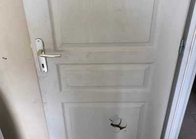 Porte défoncée